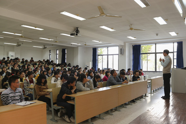 【98堂
新生导航系列讲座】Learn to learn--98堂
院长与14级学生亲密接触