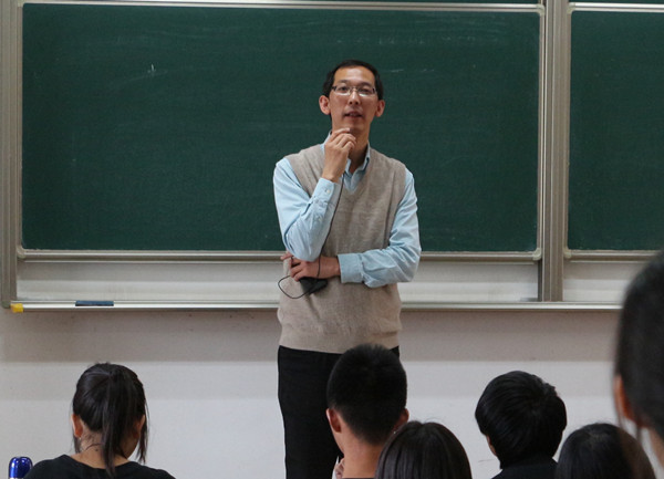 【98堂
新生导航系列讲座】Learn to learn--98堂
院长与14级学生亲密接触
