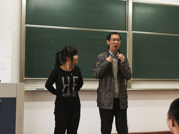 【98堂
新生导航系列讲座】Learn to learn--98堂
院长与14级学生亲密接触